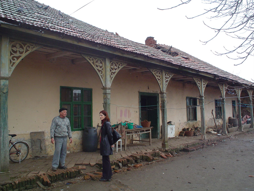 Old Draveczky mansion house in Galospetri, Romania